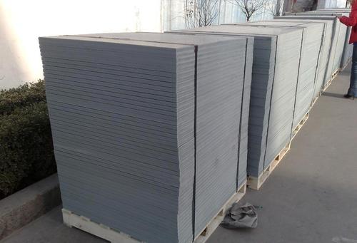 <a href=http://www.gzsanxin.com.cn/ target=_blank class=infotextkey>免燒磚托板</a>的種類